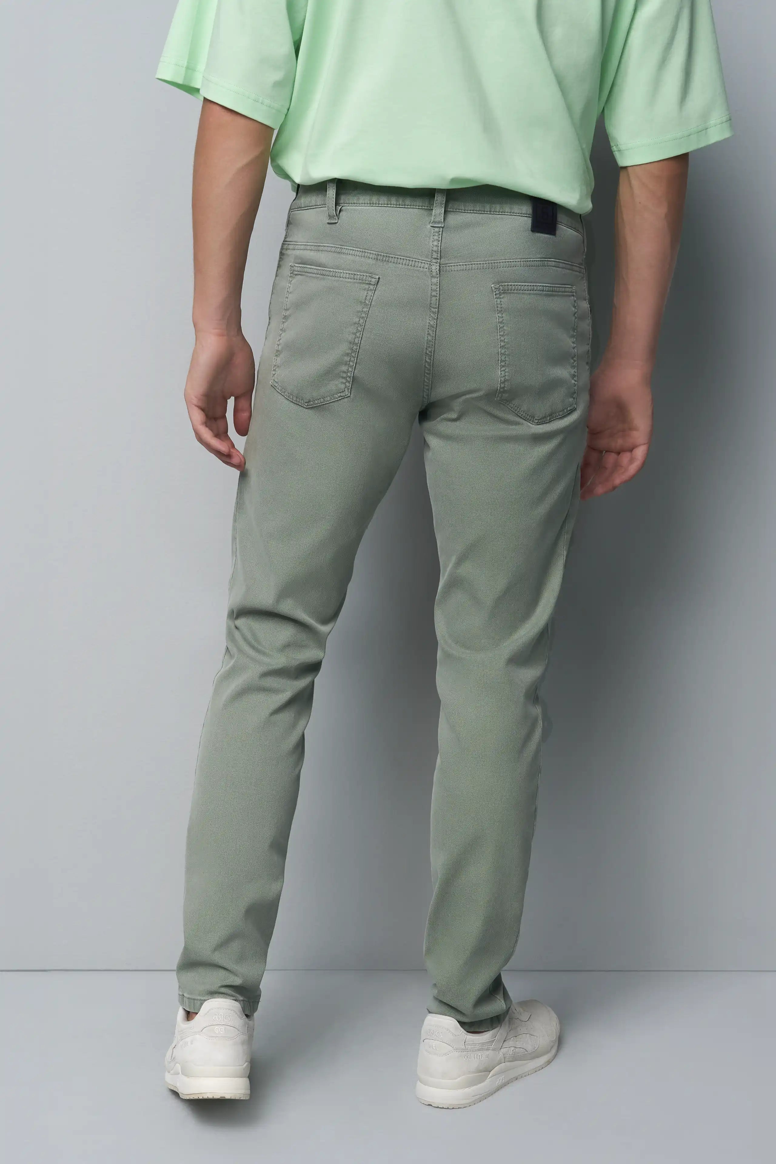 FIVE 9-6186 HIGH PERFORMANCE MICRO STRUCTURE