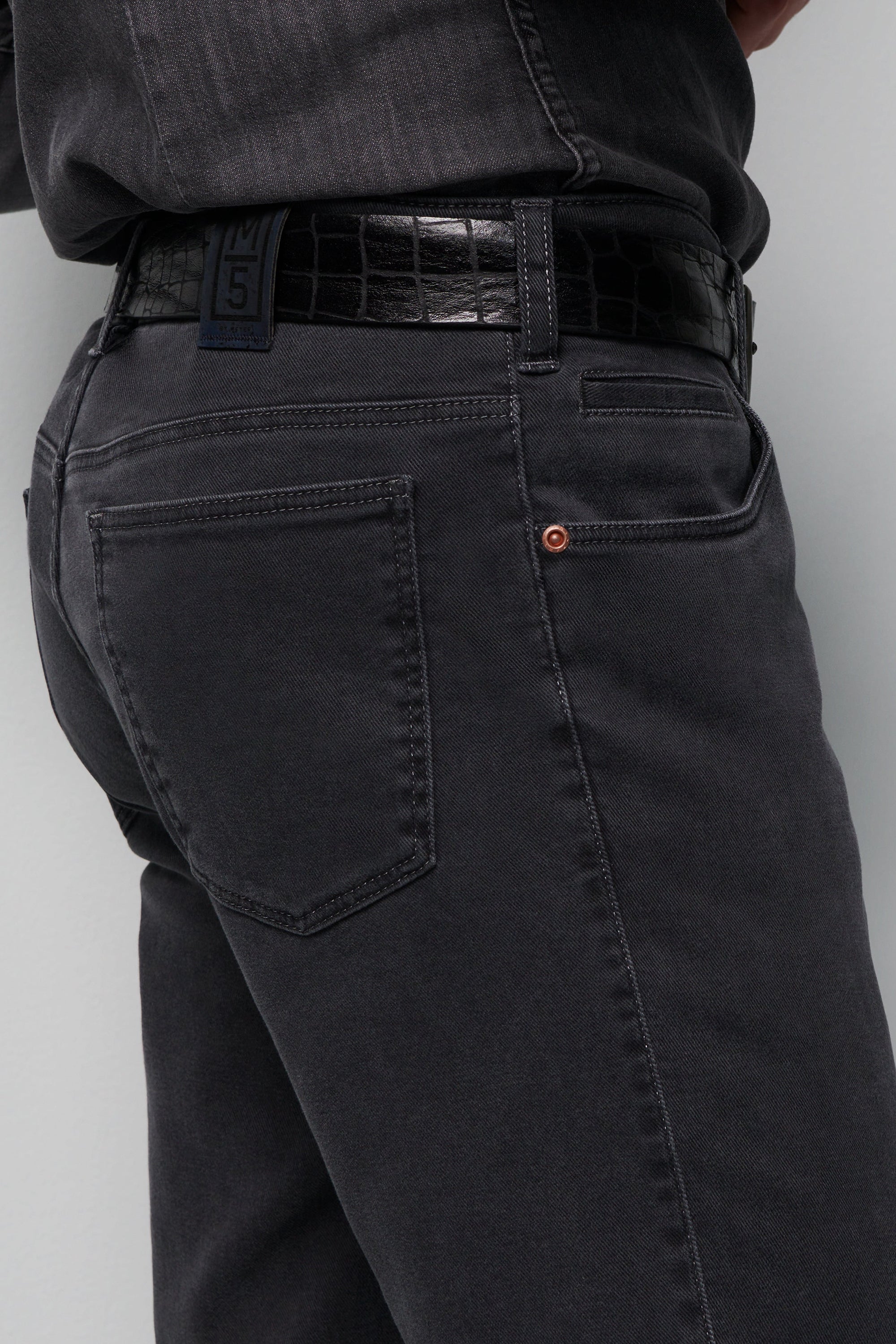 REGULAR 2-6170 PERFORMANCE DENIM